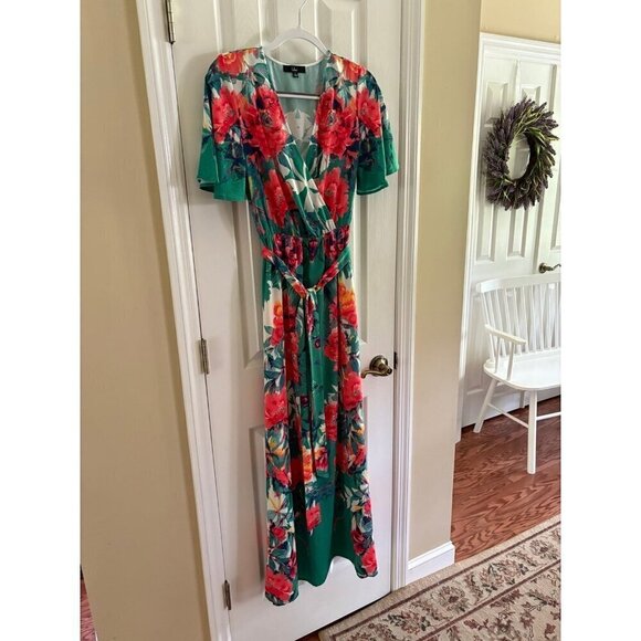 Lulus Dresses & Skirts - Lulu’s Green Floral Maxi Dress
